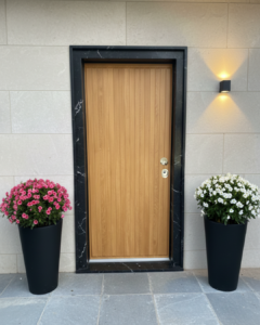 Safem - Serramenti Torino - Porta blindata classe 3 di sicurezza con pannello dogato da esterni
