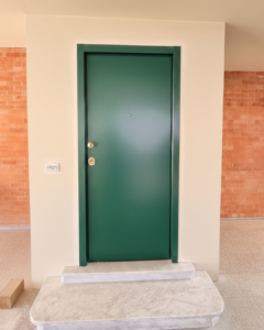 Safem - Serramenti Torino - Porta blindata classe 3 di sicurezza con pannello rivestito pvc da esterni