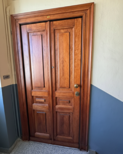 Safem - Serramenti Torino - Porta blindata classe 3 di sicurezza con pannello di falegnameria da condominio