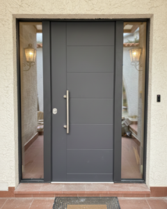 Safem - Serramenti Torino - Porta blindata classe 3 di sicurezza con doppio fiancoluce